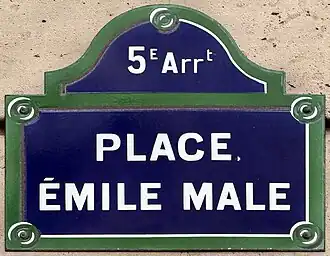 Voir la plaque.
