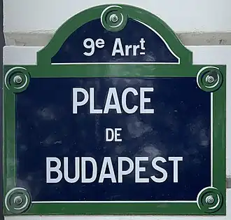 Voir la plaque.