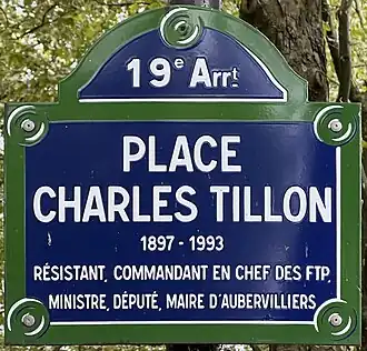 Voir la plaque.