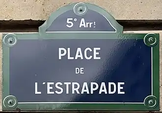 Voir la plaque.