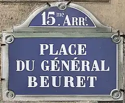 Voir la plaque.