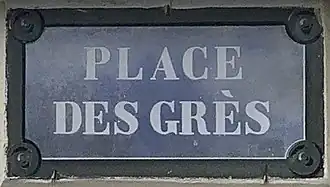 Voir la plaque.