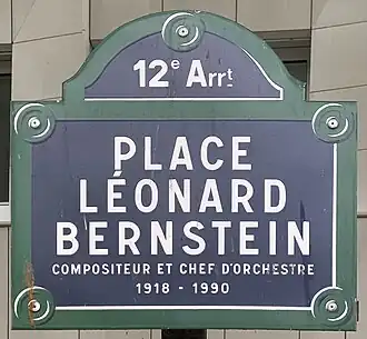 Voir la plaque.