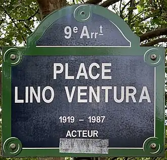 Voir la plaque.