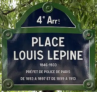Voir la plaque.