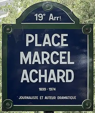 Voir la plaque.