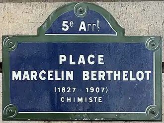 Voir la plaque.