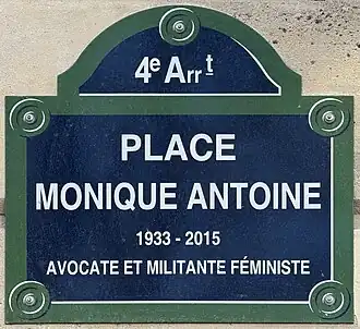 Voir la plaque.