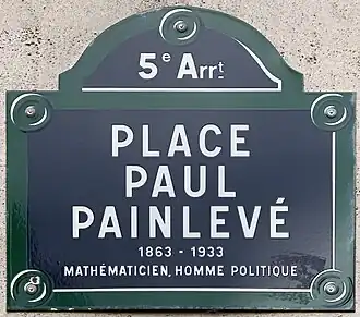 Voir la plaque.