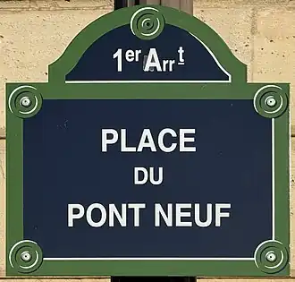 Voir la plaque.