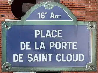 Voir la plaque.