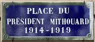 Voir la plaque.