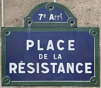 Voir la plaque.