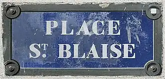 Voir la plaque.