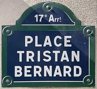 Voir la plaque.