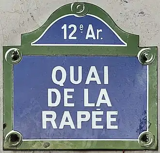 Voir la plaque.