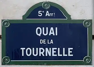 Voir la plaque.