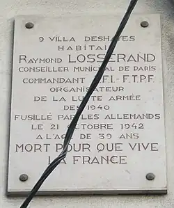 Plaque commémorative apposée au no 109 rue Didot à Paris, à l'angle de la villa Deshayes, au no 9 de laquelle habitait Raymond Losserand.