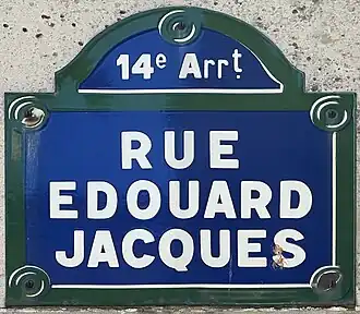 Voir la plaque.