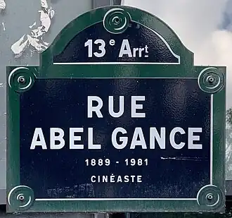 Voir la plaque.
