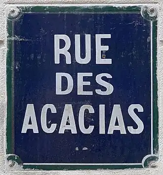 Voir la plaque.