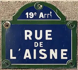 Voir la plaque.