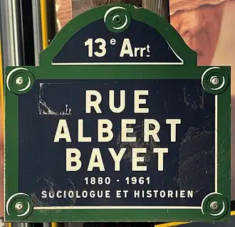 Voir la plaque.