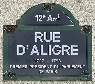 Voir la plaque.
