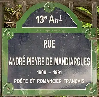 Voir la plaque.