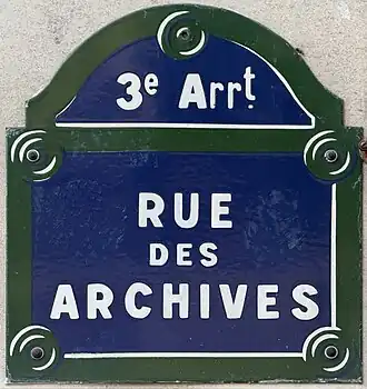 Voir la plaque.