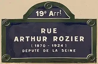 Voir la plaque.