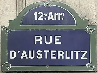 Voir la plaque.