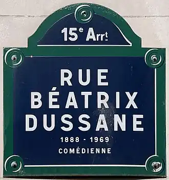 Voir la plaque.
