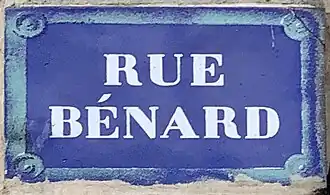 Voir la plaque.