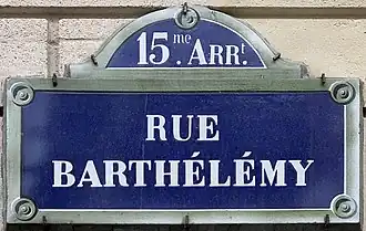 Voir la plaque.