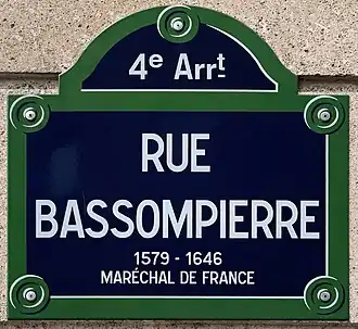 Voir la plaque.