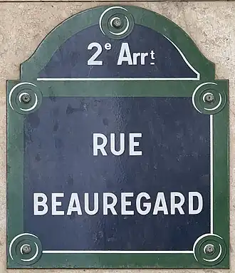 Voir la plaque.