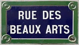 Voir la plaque.