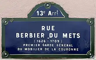 Voir la plaque.