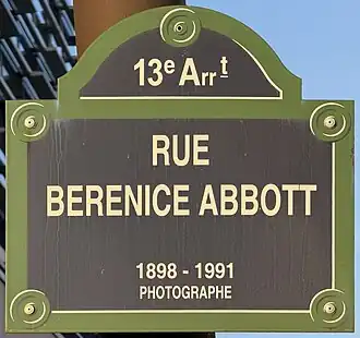Voir la plaque.