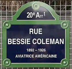 Voir la plaque.