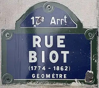 Voir la plaque.