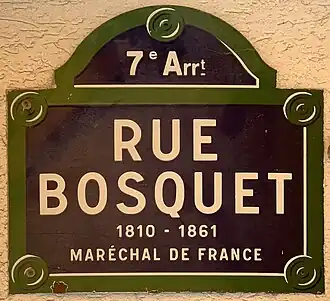 Voir la plaque.