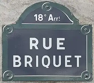 Voir la plaque.