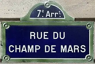 Voir la plaque.
