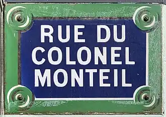 Voir la plaque.