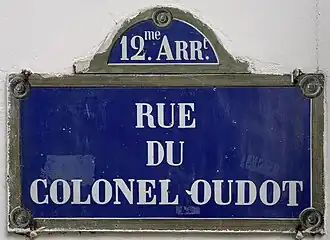 Voir la plaque.