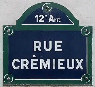 Voir la plaque.
