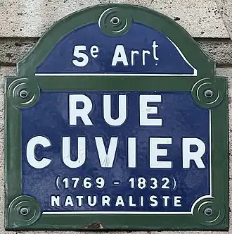 Voir la plaque.