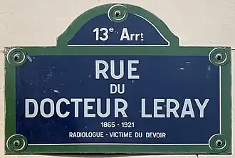 Voir la plaque.
